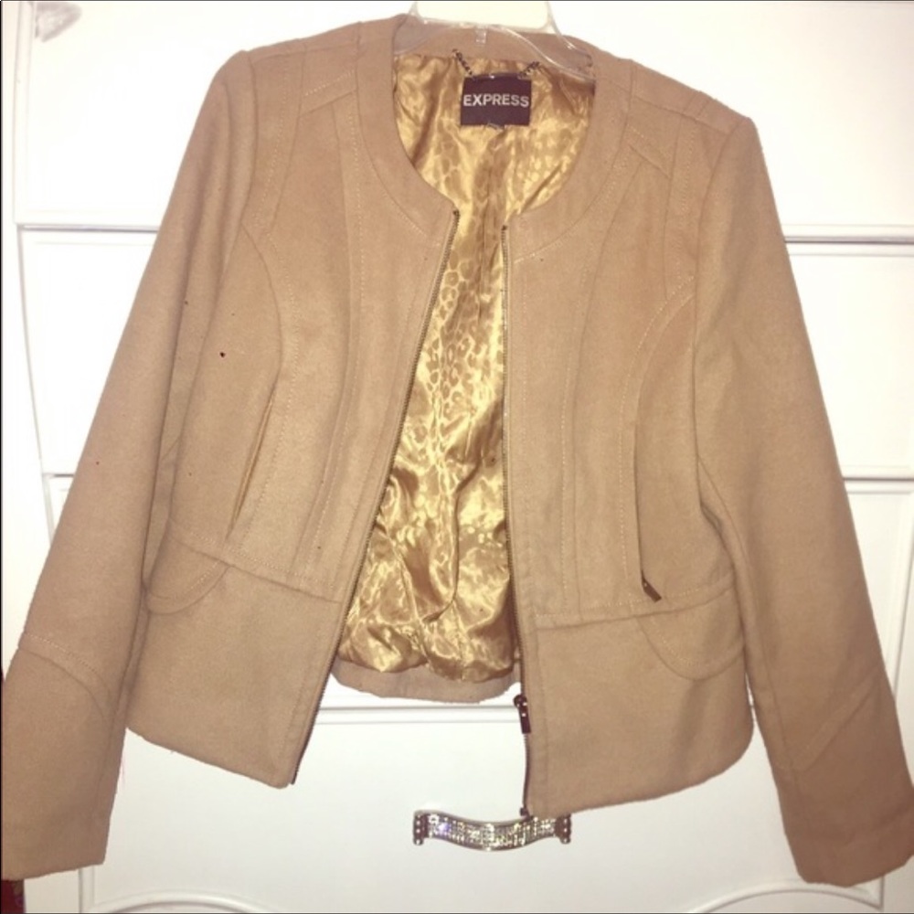 🐻Beautiful tan Express jacket